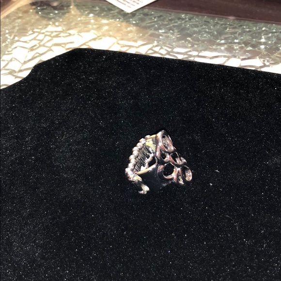 Silver ring - Picture 2 of 2